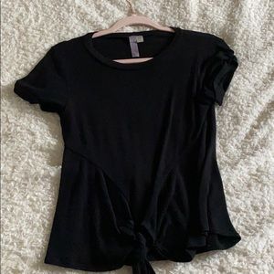 Black shirt t-shirt with a tie in the front